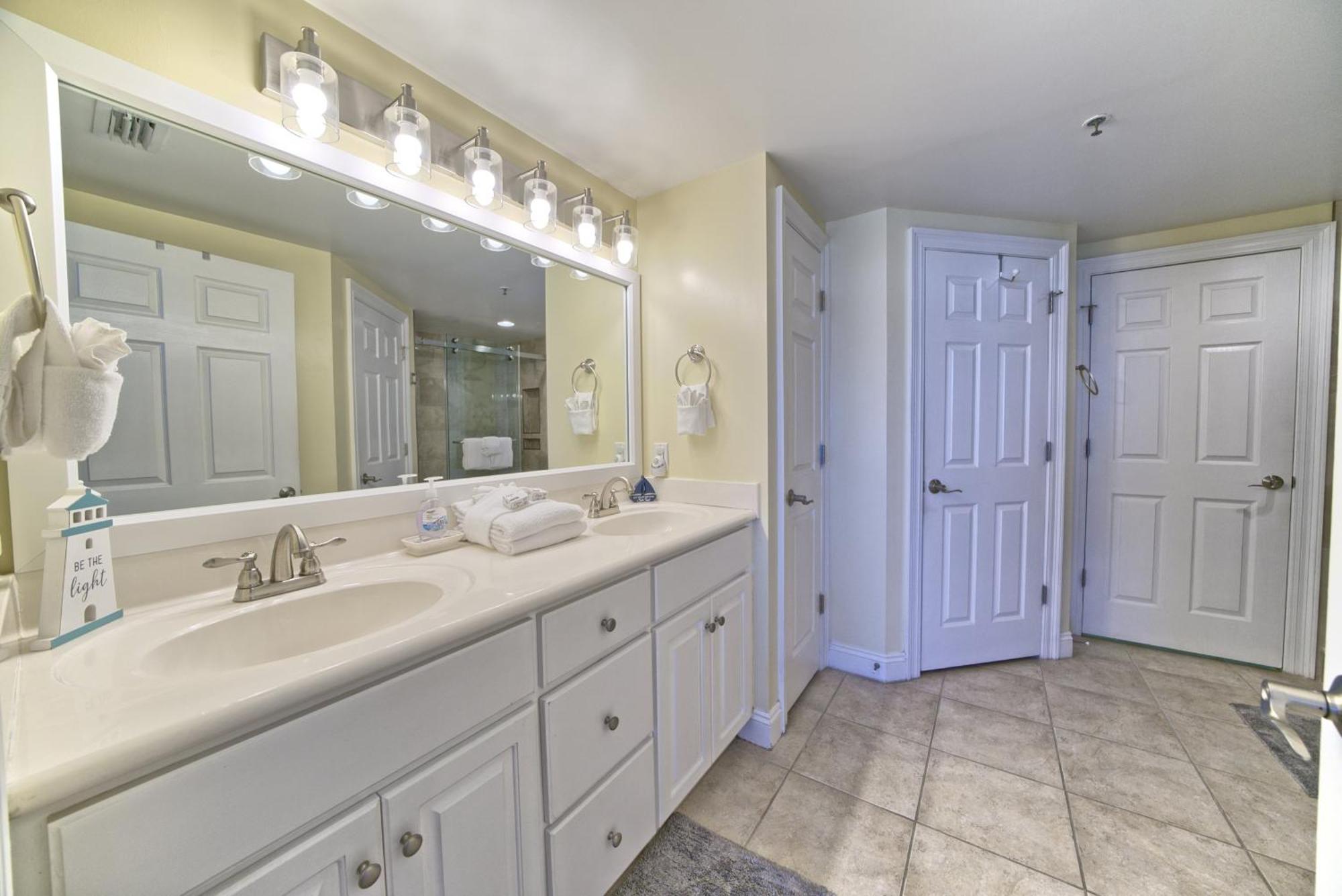 Roomy With Pool And Access - Unit 0502 * Panama City Beach