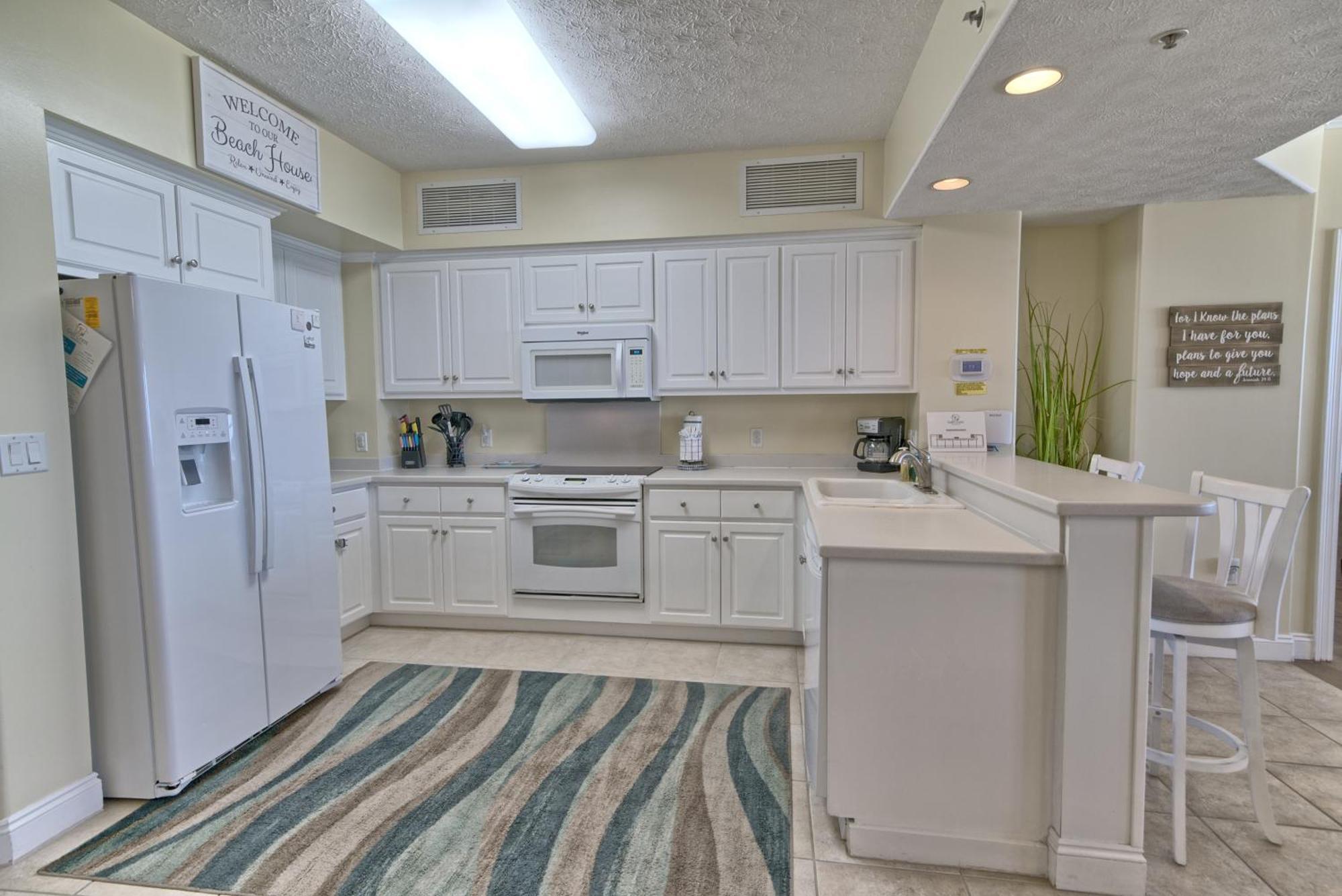 Roomy With Pool And Access - Unit 0502